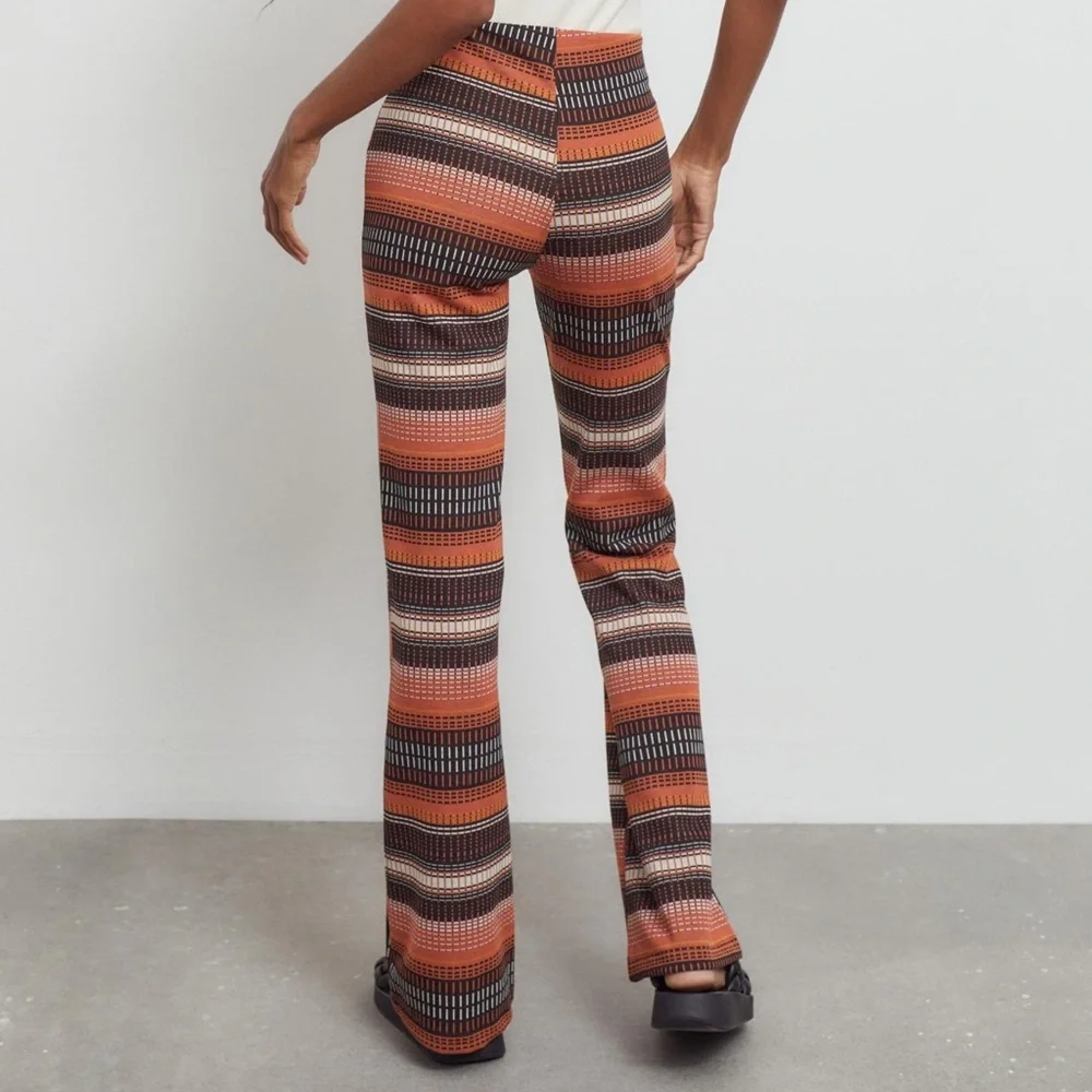 urban outfitters bryn pull-on flare pant - Picture 2 of 4